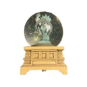 Disney Minnie Mouse Snow globe Musical Statue Of Liberty Sparkles New York City